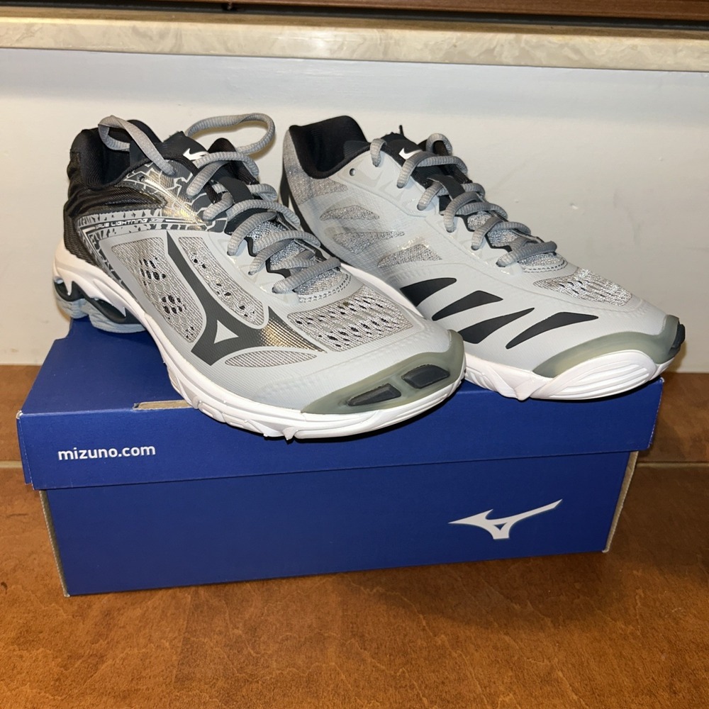 Mizuno Wave Lightning Z5 Womens Volleyball Shoe Grey Size 7.5 New W/ Box